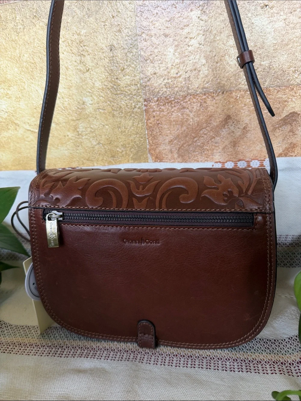 NEW Gianni Conti Italian Leather Embossed Floral Compartment Crossbody Saddle